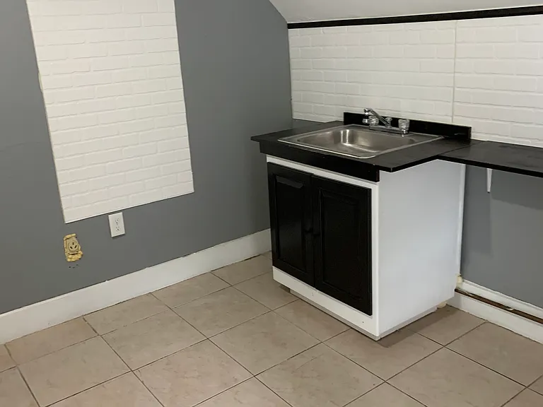 5 Hacker Ct #3 — Photo 2