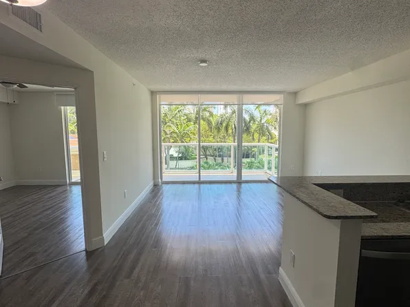 17000 N Bay Rd, North Miami Beach, FL