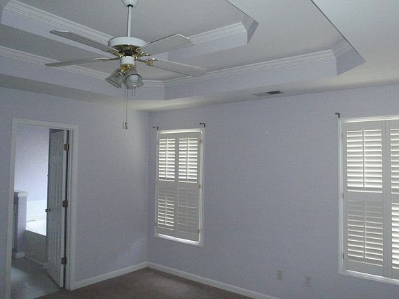 Master w/ attached Full Bath