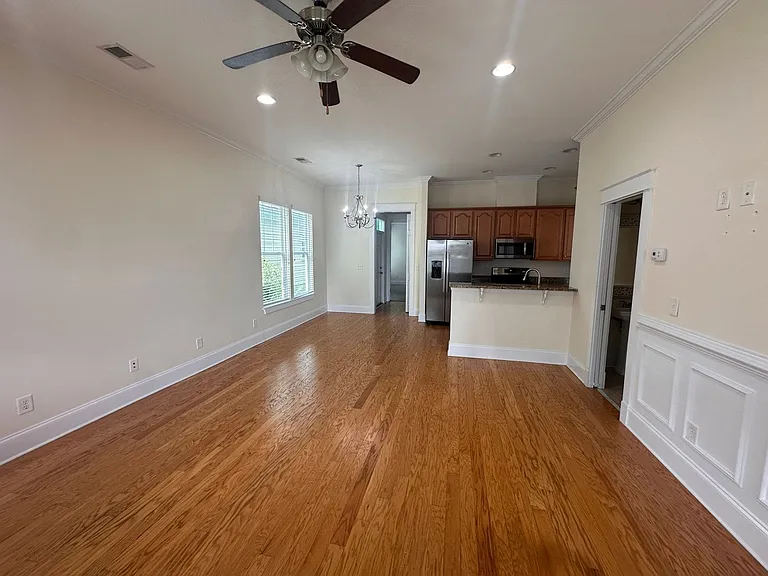 754 Murray Ave — Photo 5