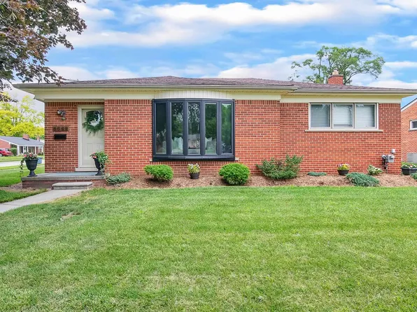 8669 Strom Dr, Sterling Heights, MI 48314