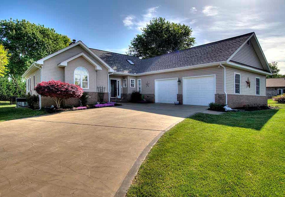 1st image of 324 Saligugi Ln