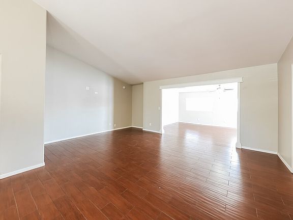3rd image of 601 W Wescott Dr