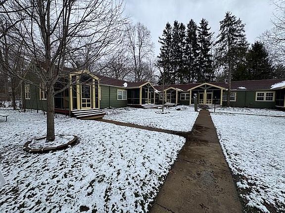 4th image of 15657 Lakeshore Rd #3