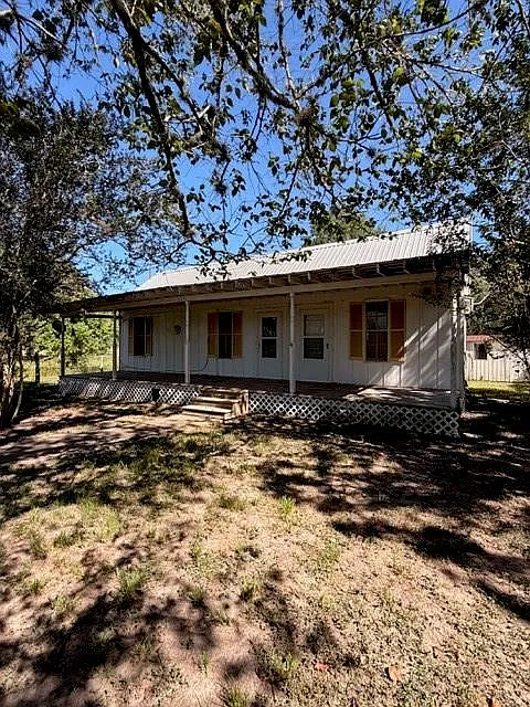1141 County Road 2104
