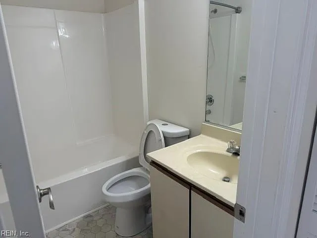 2 bed, 2.0 bath, 1068 sqft, $1,800 — Photo 4