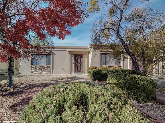 2nd image of 4605 Jennifer Dr NE