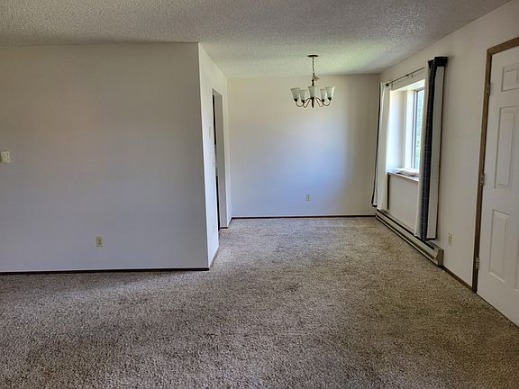 4th image of 104 Hotchkiss Ave