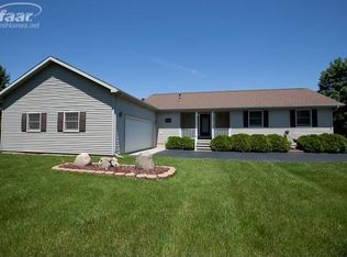 7382 Lobdell Rd, Linden, MI 48451