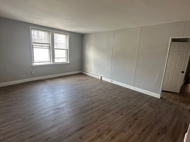 134 Macdade Blvd — Photo 10