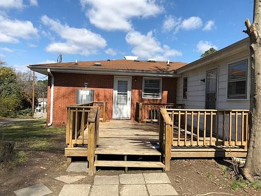 2nd image of 1004 Camden Ave