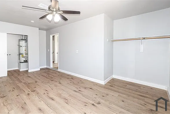 526 Stratford Ct — Photo 8