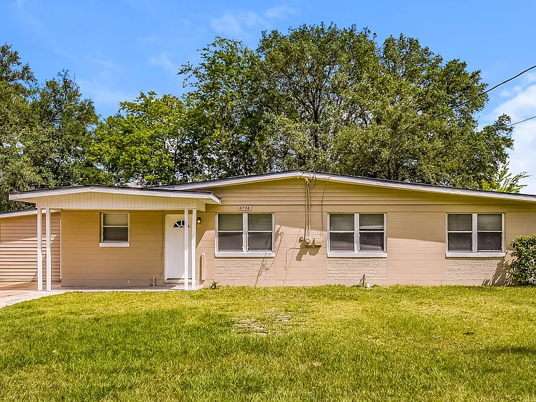 6736 Harlow Blvd — Photo 1
