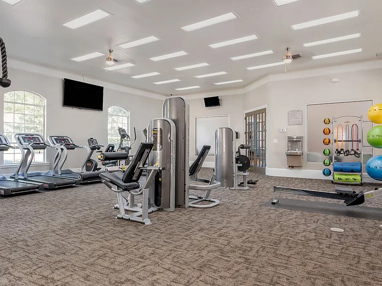 The Summit at MetroWest — Photo 10