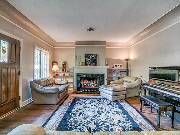 5th image of 3817 Stanford Ave