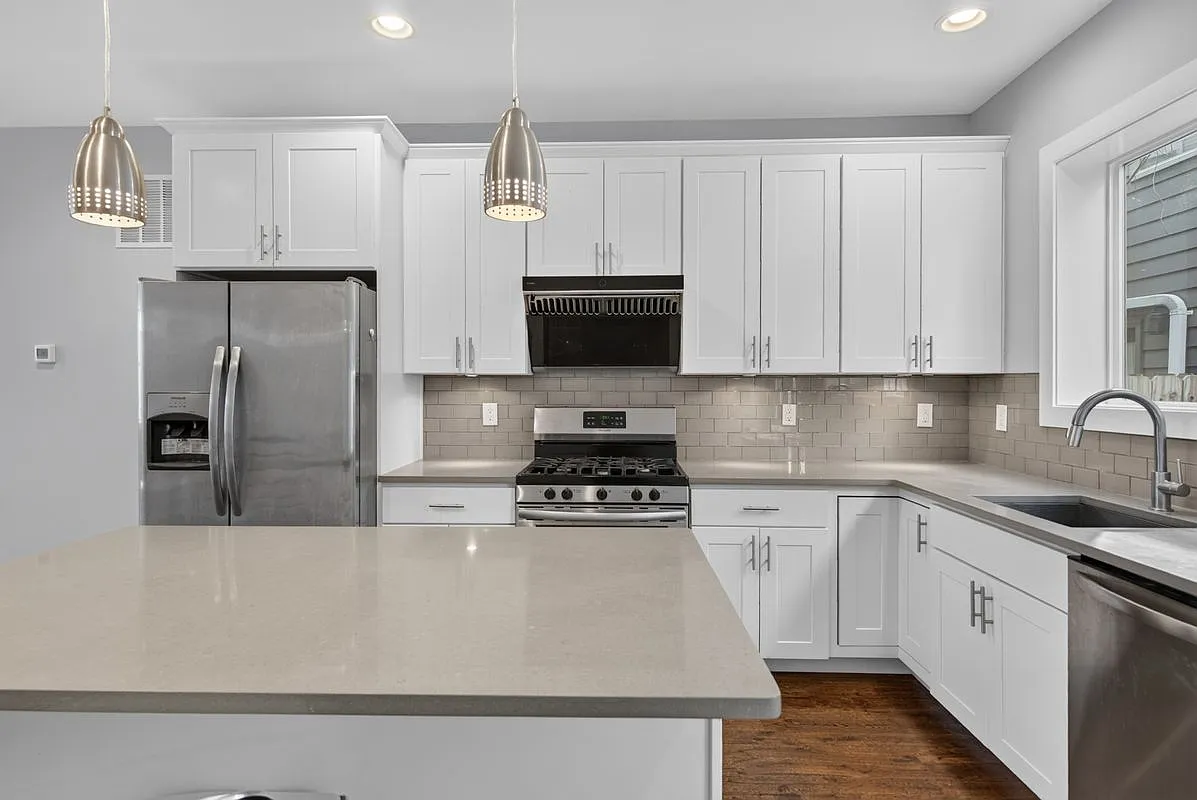 3 bed, 2.0 bath, 2000 sqft, $3,500 — Photo 4
