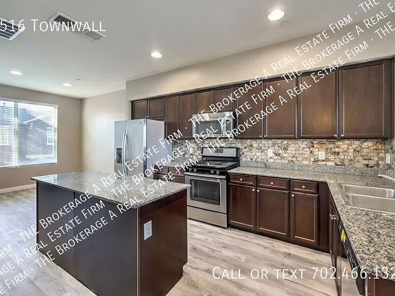 4516 Townwall — Photo 8