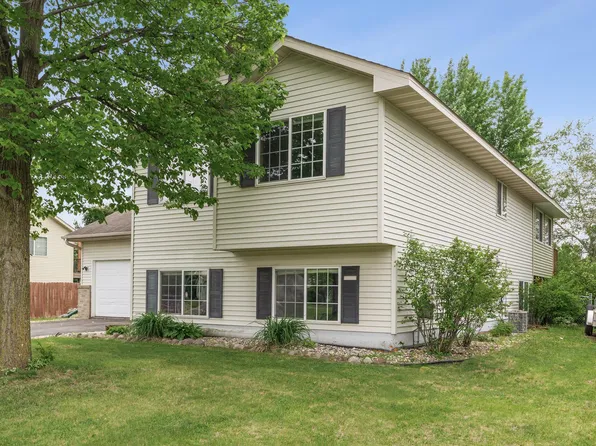 809 E Orchard St, Belle Plaine, MN 56011