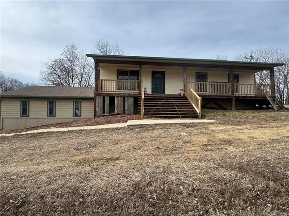 30904 Pressonville Rd, Paola, KS 66071