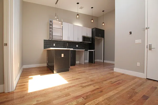 Rented by Nooklyn NYC LLC | media 25