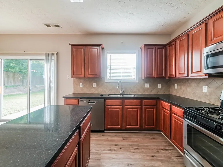 216 Winterbury Dr — Photo 9