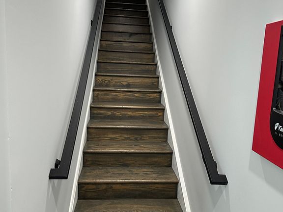 2nd image of 1533 N Lawrence St Floor 2