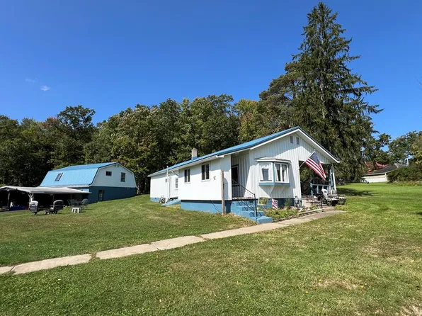 125 Shamburg St, Pleasantville, PA 16341