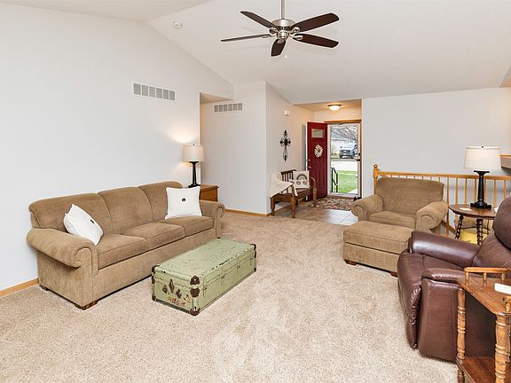 5th image of 2005 Country Cove Ln