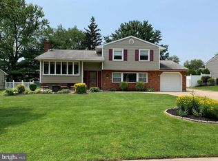 31 Princeton Dr, Delran, NJ 08075
