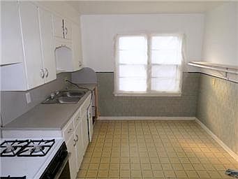 5th image of 1206 S Crane St