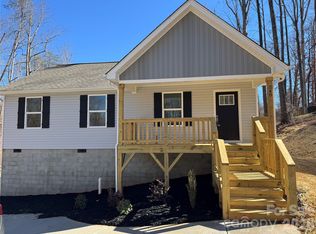 240 Parkland Dr, Forest City, NC 28043