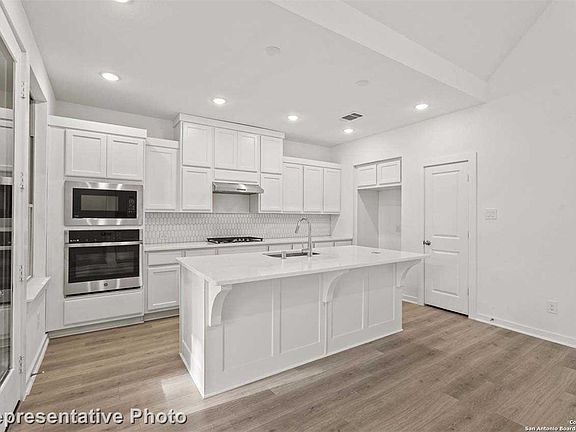 3rd image of 301 White Oak
