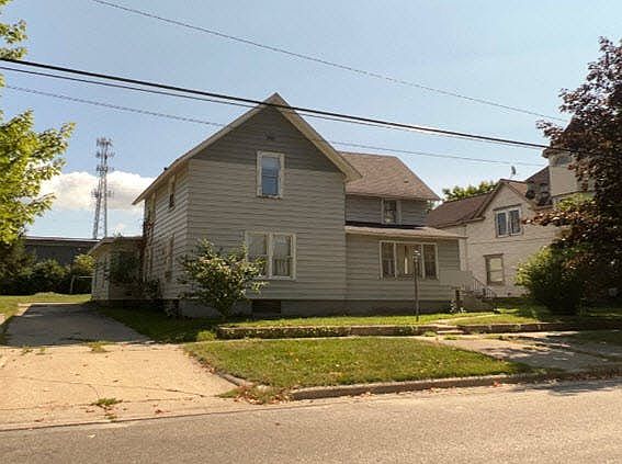 3rd image of 321 Jones Ave