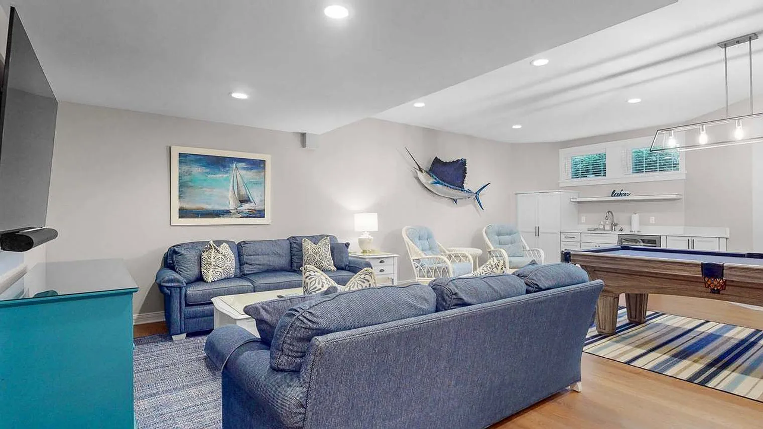 6 bed, 7.0 bath, 4994 sqft, $33,510 — Photo 3