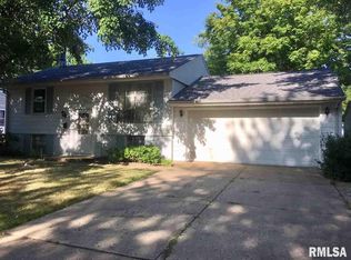 1317 Northgate Dr, Pekin, IL 61554