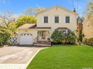 22 Grand Pl, East Northport, NY 11731