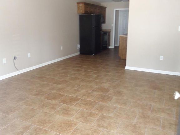 2nd image of 502 N Oak St