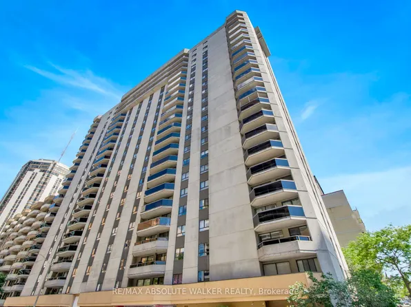 470 Laurier Ave W #1007, Ottawa, ON K1R 7W9