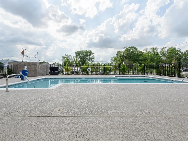 Motor City Apartments — Photo 18