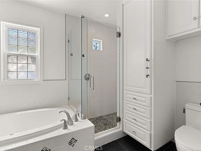 5081 Howard Ave — Photo 26