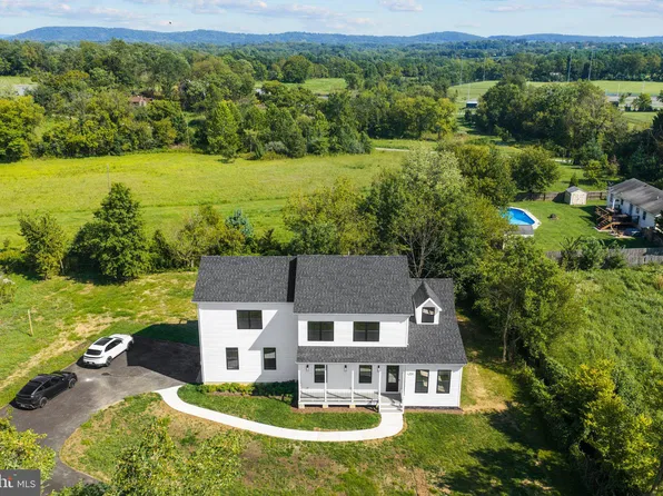 45 S Loudoun St #A-a-1, Lovettsville, VA 20180