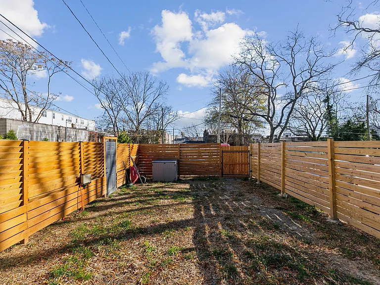 113 S Laurel St #A — Photo 28