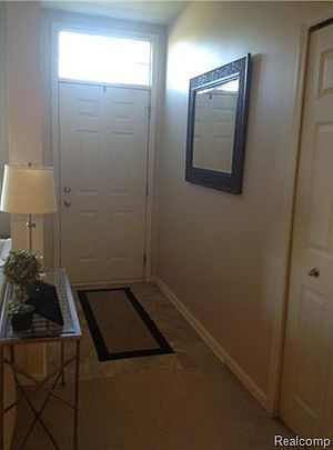 4th image of 28107 Chesapeake Cir #1