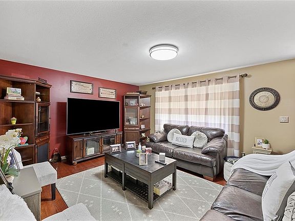 3rd image of 6177 Norfolk Dr
