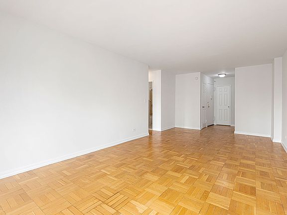 5th image of 200 E 15th St APT 14G