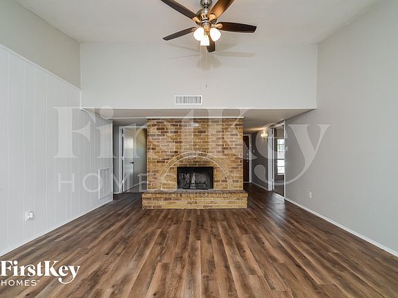 3rd image of 5702 Magnolia Ln