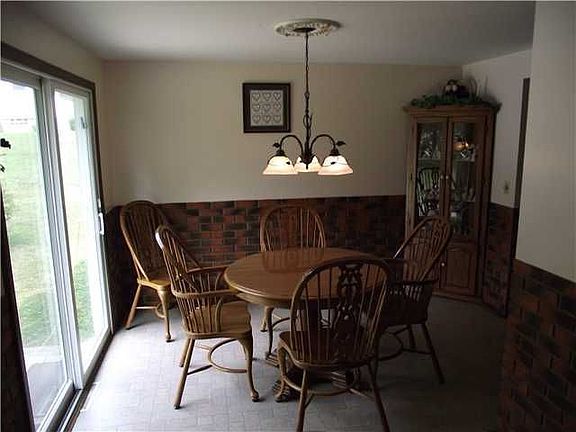 3rd image of 6751 Hillcroft Dr