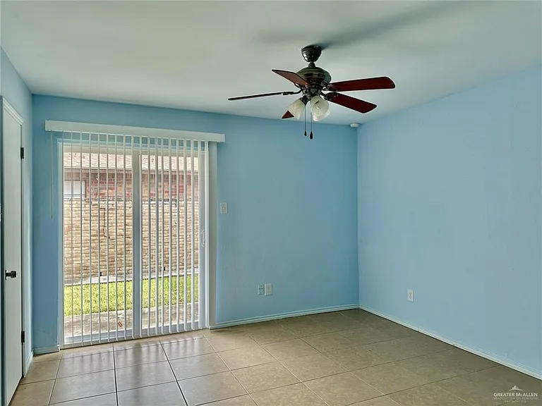 700 W Iris Ave — Photo 25