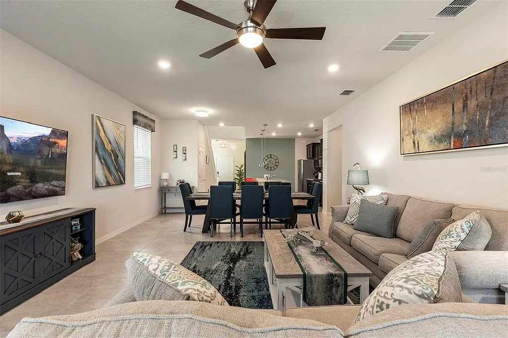7 bed, 5.5 bath, 3154 sqft, $3,800 — Photo 3