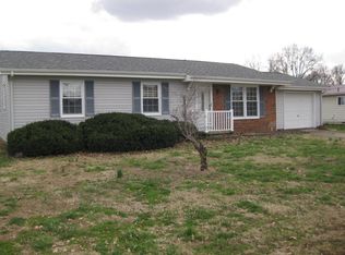 731 W 1st St, Mount Carmel, IL 62863